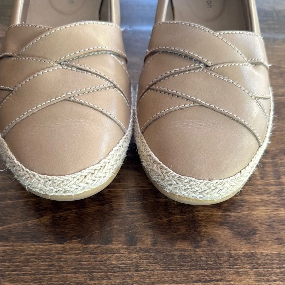 Collection by Clarks Women's Danelly Shine Sand Leather Flats Size 7 - Picture 3 of 7